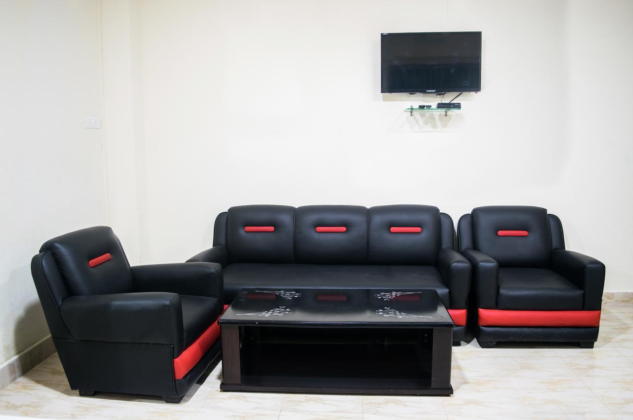 Oyo 11515 The Lily Guest House Shillong Esterno foto