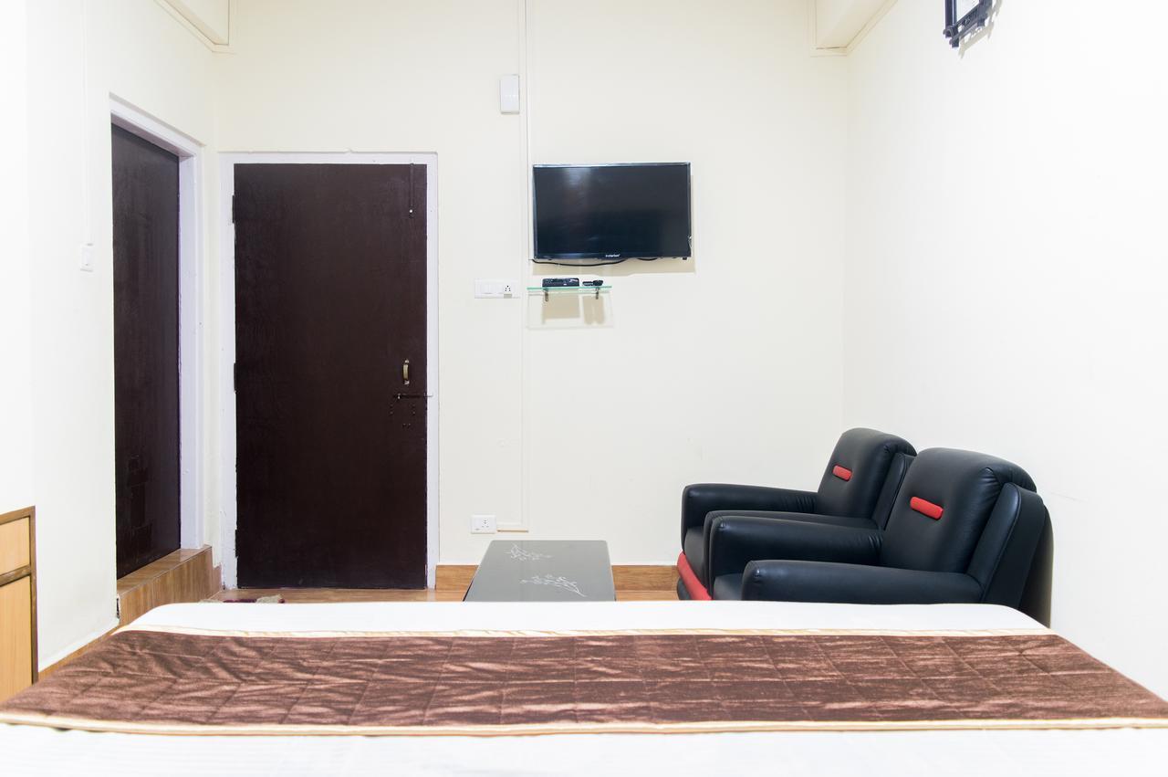 Oyo 11515 The Lily Guest House Shillong Esterno foto
