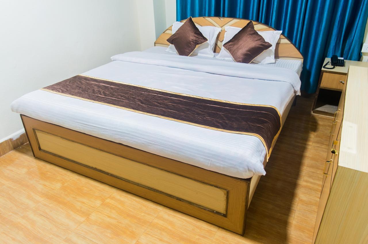 Oyo 11515 The Lily Guest House Shillong Esterno foto