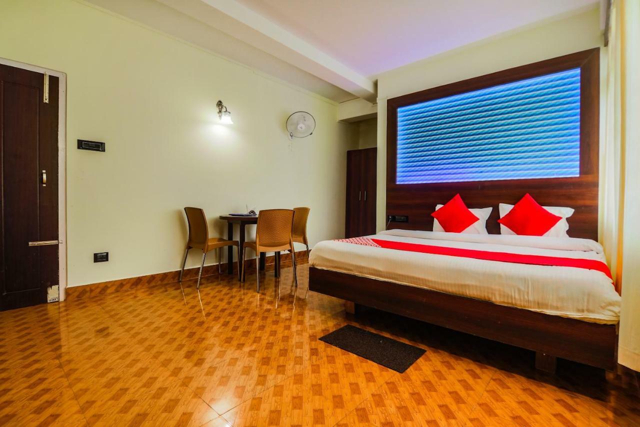 Oyo 11515 The Lily Guest House Shillong Esterno foto